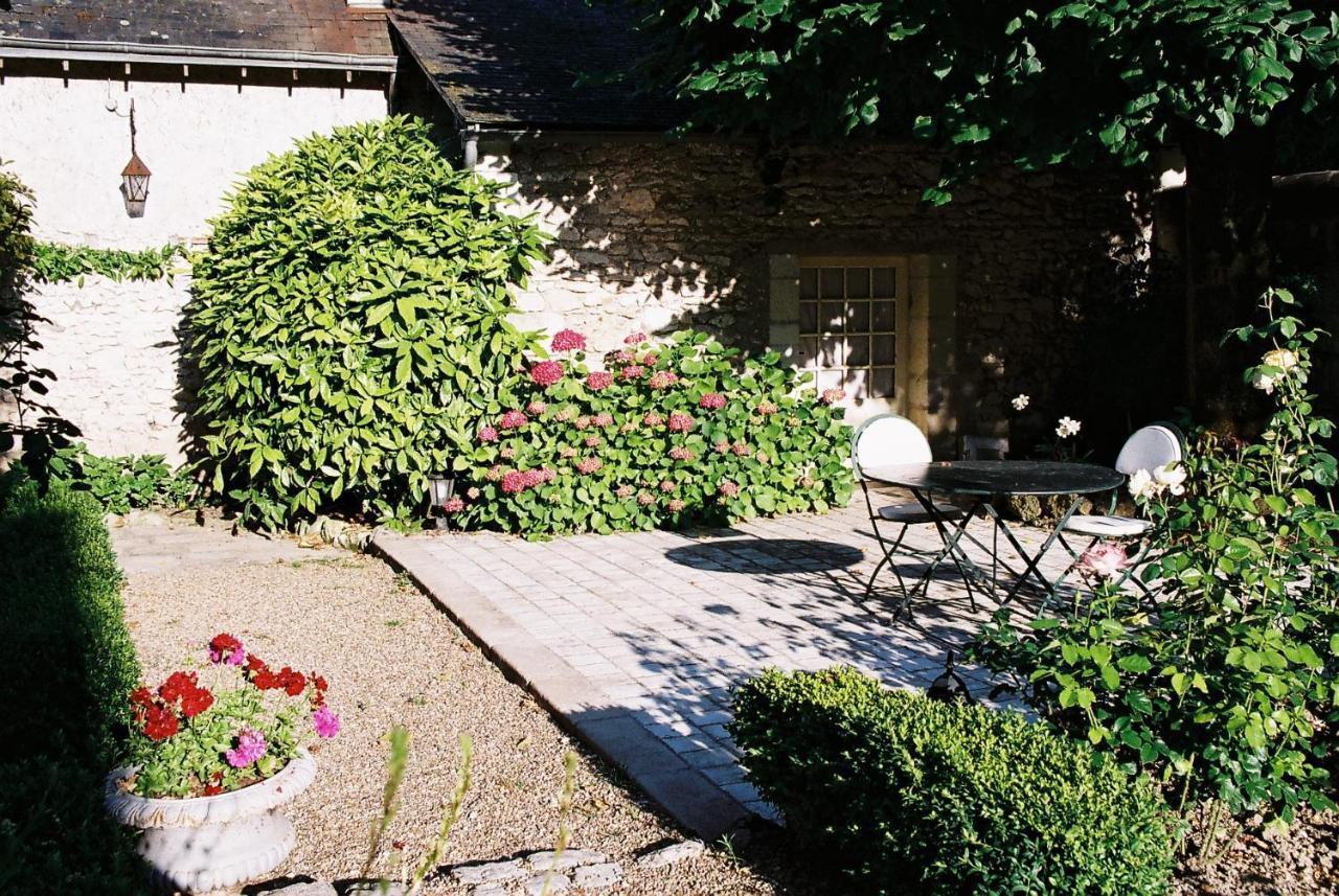 Le Pavillon De Vallet Panzió Athée-sur-Cher Kültér fotó